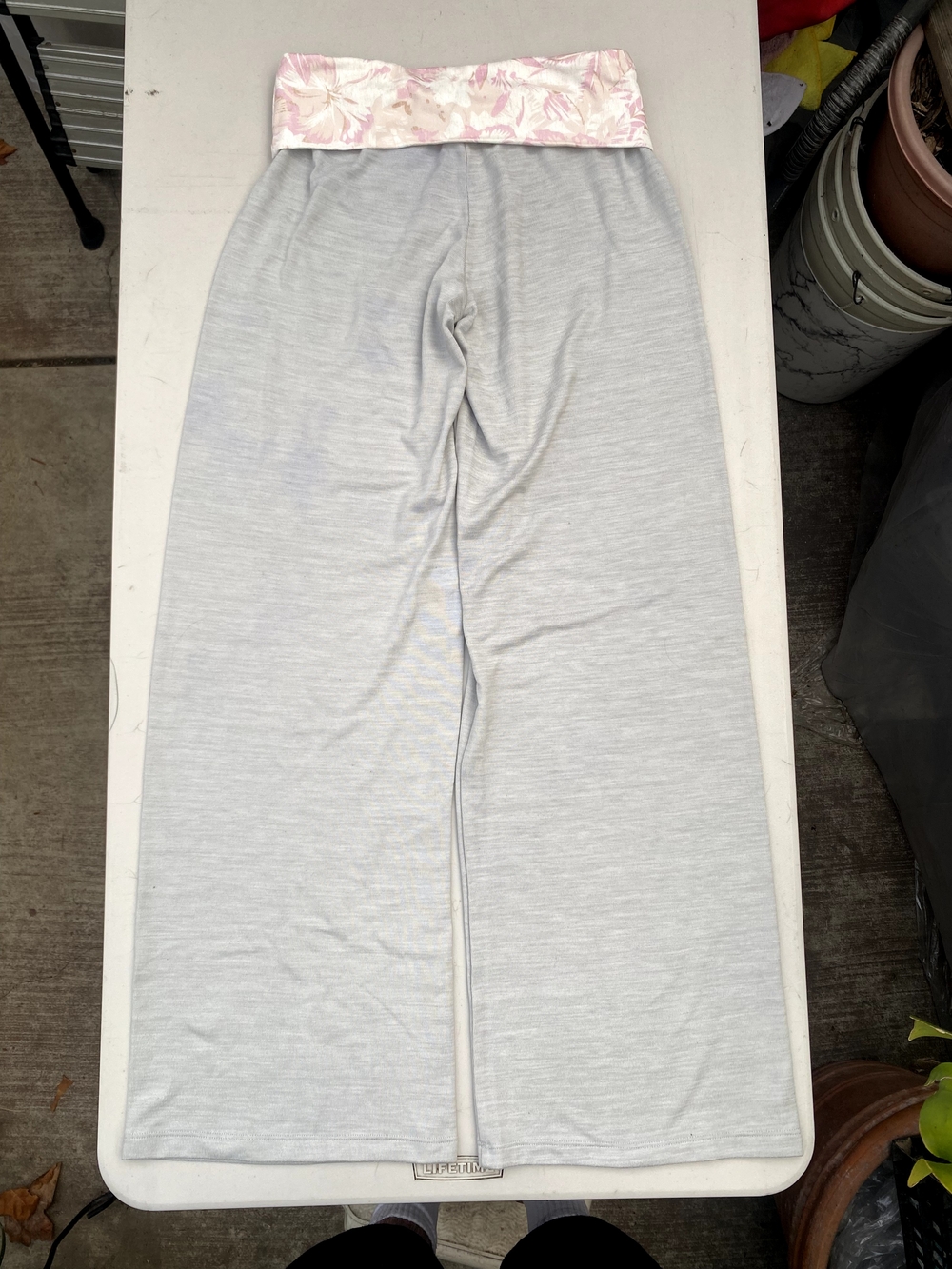 Aeropostale Light Gray Wide Leg Lounge Pants with Pink Floral Waistband